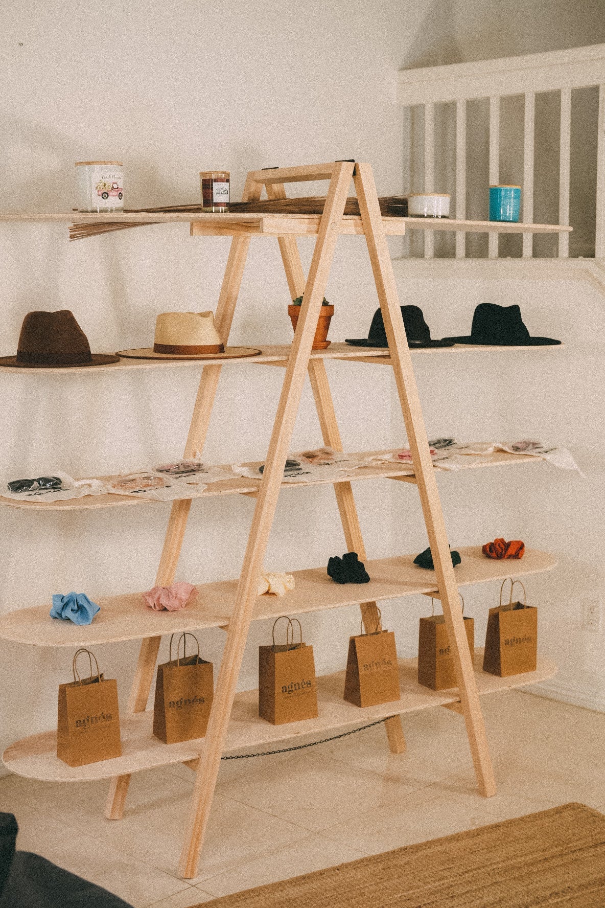 Easy Ladder shelves display LSD-5