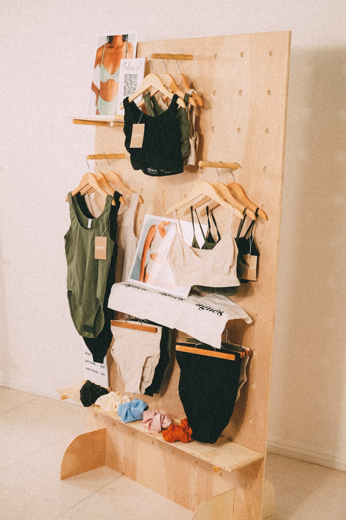 Portable display Pegboard PB-1